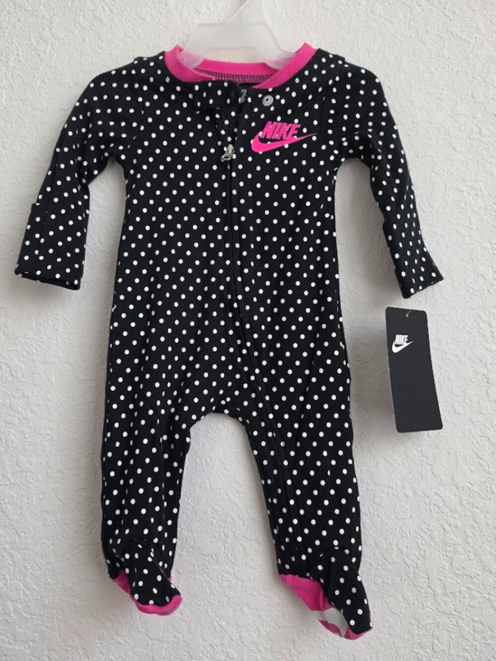 Nike Infant Polka Dot Footed Coverall Baby Girls Newborn. NWT.